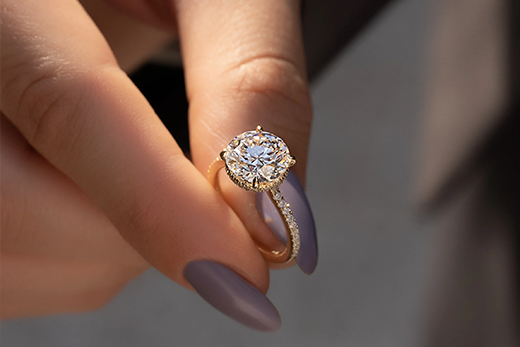 Navigating the Sparkle: A Guide on How to Successfully Buy Diamond Rings Online
