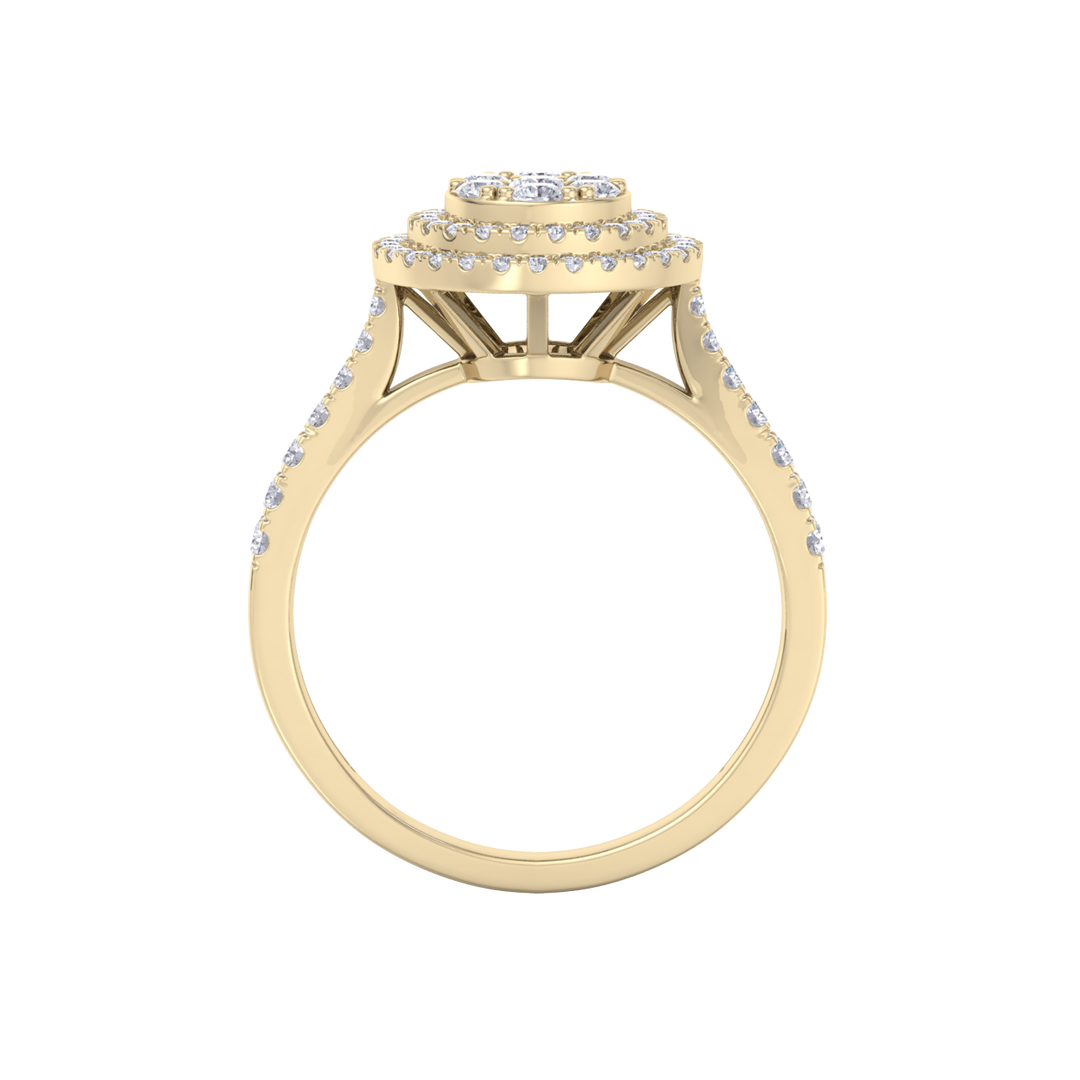 Round cluster diamond ring in rose gold with white diamonds of 0.63 ct in weight