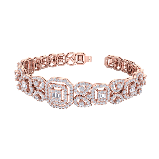 Statement bracelet in rose gold with white diamonds of 3.09 ct in weight