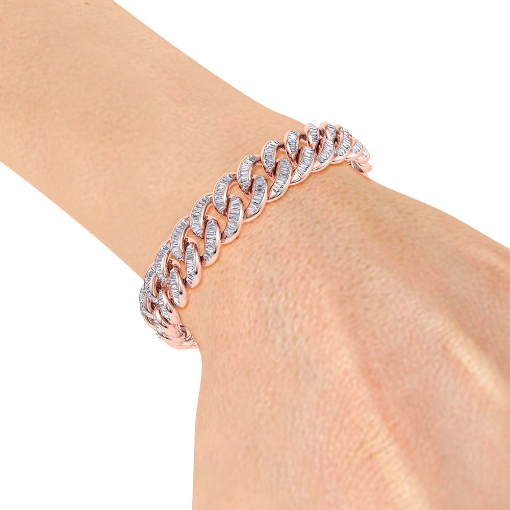 Baguette diamond curb chain in rose gold with white diamonds of 5.26 ct 