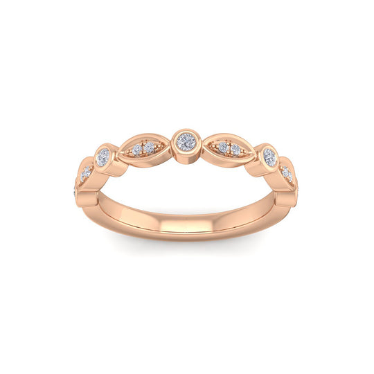 Beautiful Ring in rose gold with white diamonds of 0.16 ct in weight