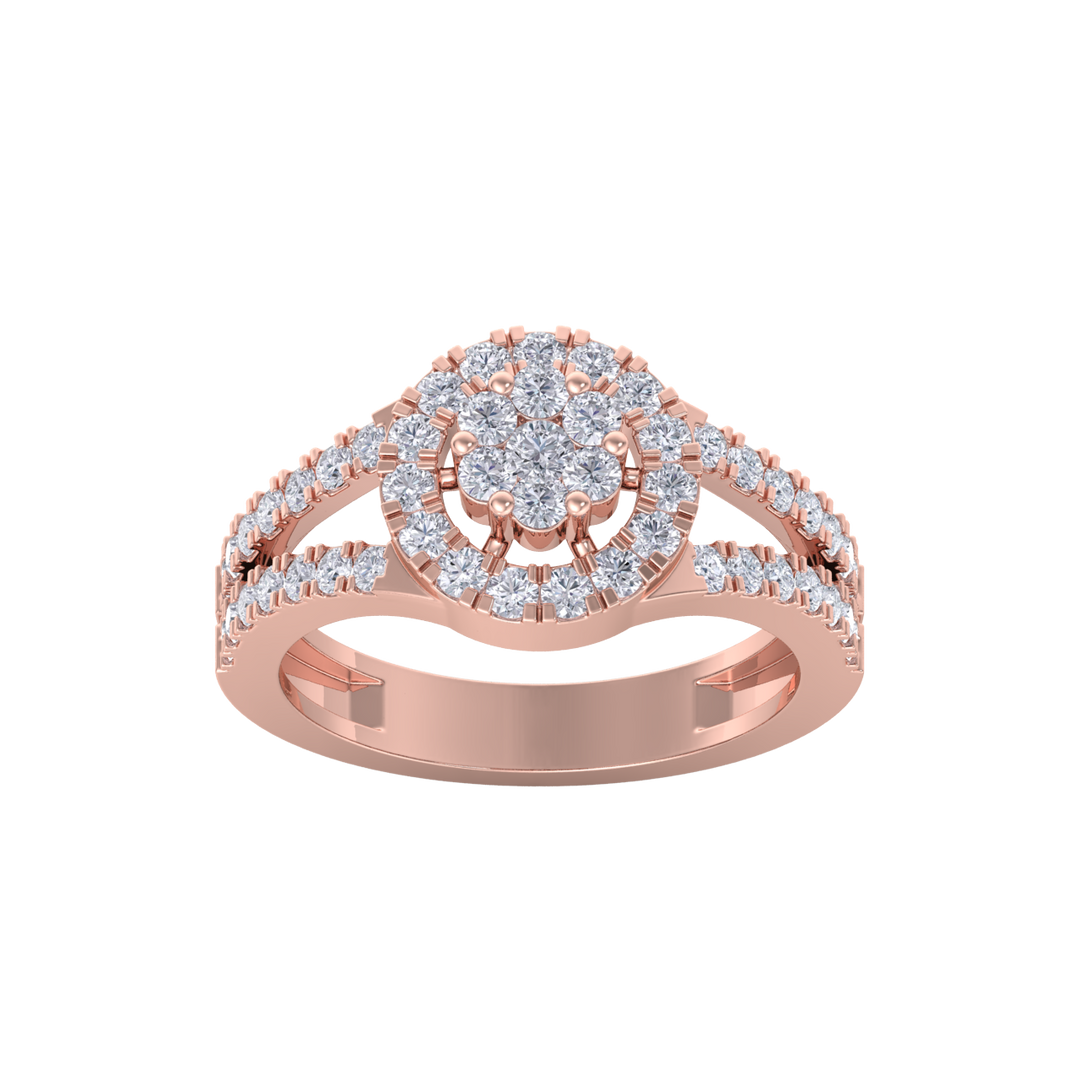 Engagement ring in rose gold with white diamonds of 0.77 ct in weight
