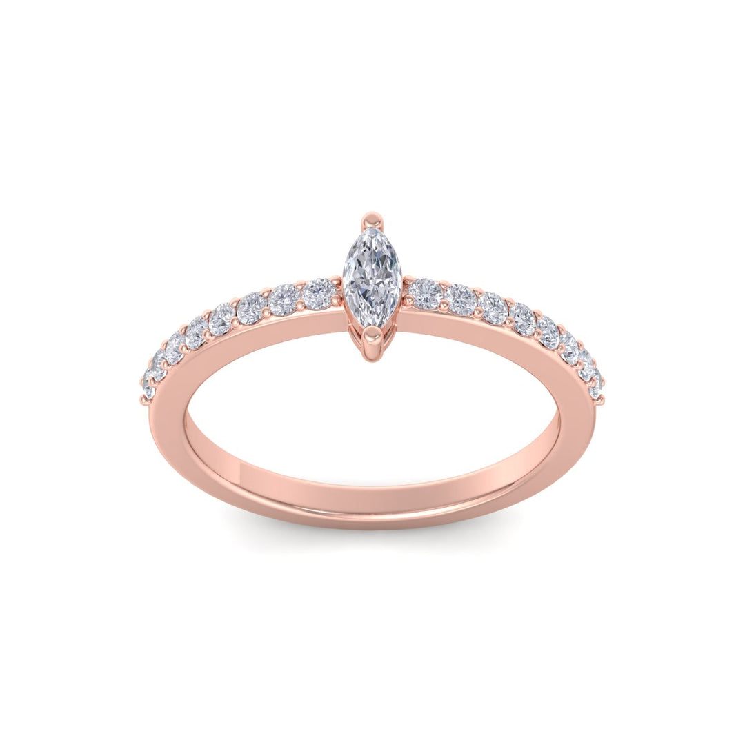 Diamond ring in rose gold with white diamonds of 0.44 ct in weight