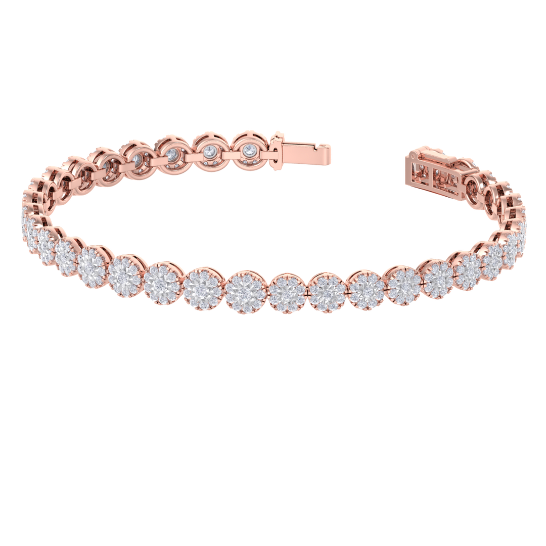 Tennis bracelet in white gold with white diamonds of 3.65 ct in weight