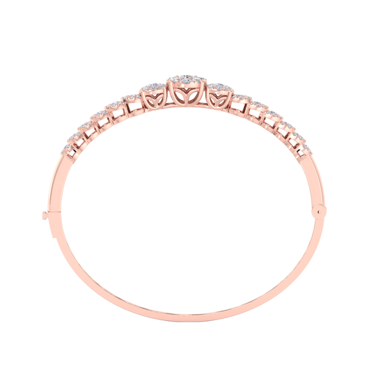 Diamond bangle in rose gold with white diamonds of 2.44 ct in weight
