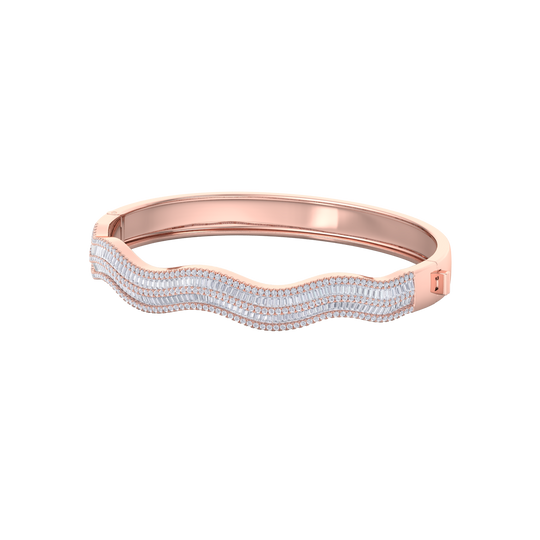 Wave bangle in yellow gold with white diamonds of 3.10 ct in weight