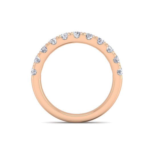 Beautiful Ring in rose gold with white diamonds of 1.01 ct in weight