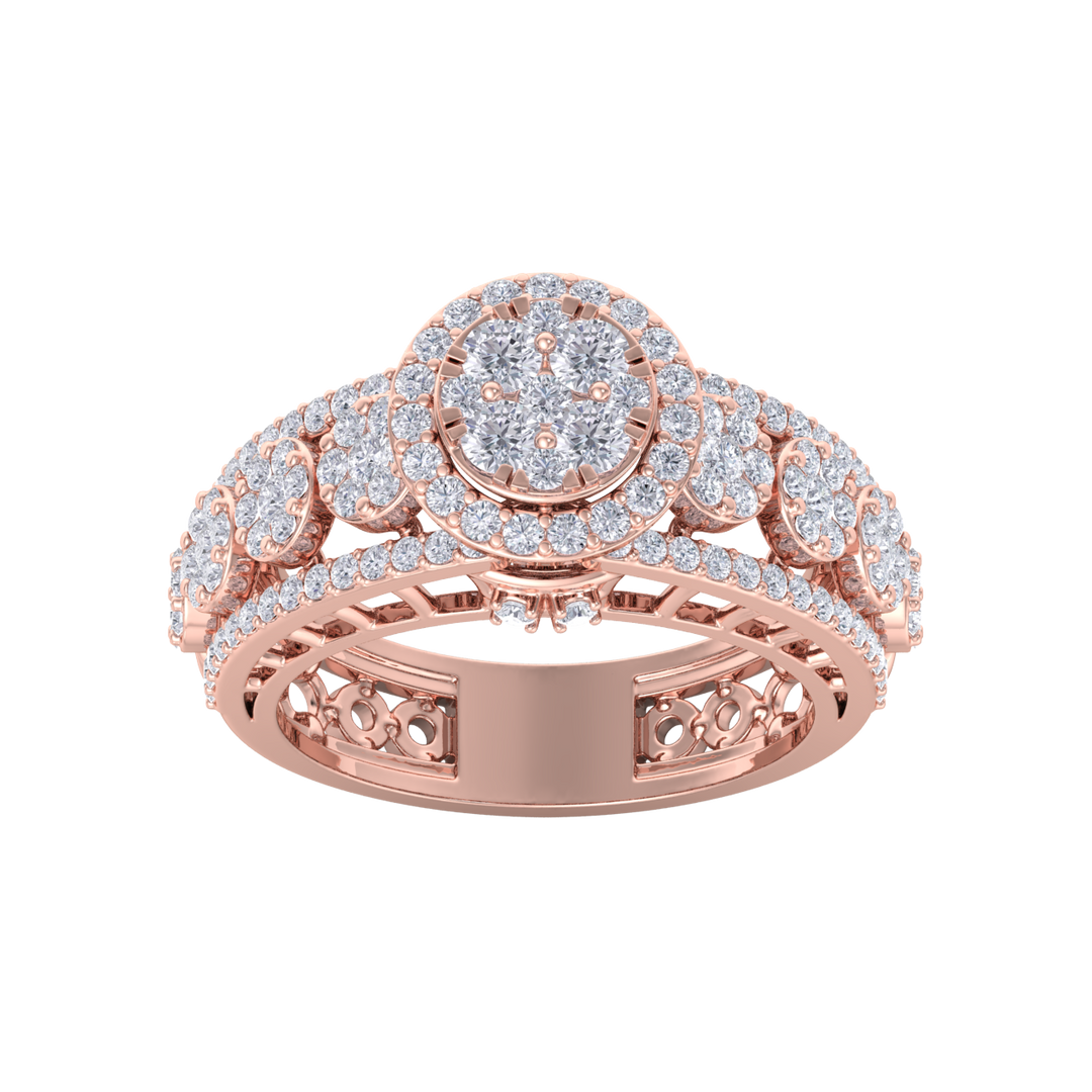 Halo cluster ring in yellow gold with white diamonds of 1.53 ct in weight