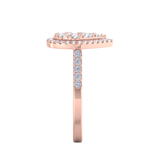 Pear cluster ring in rose gold with white diamonds of 0.98 ct in weight