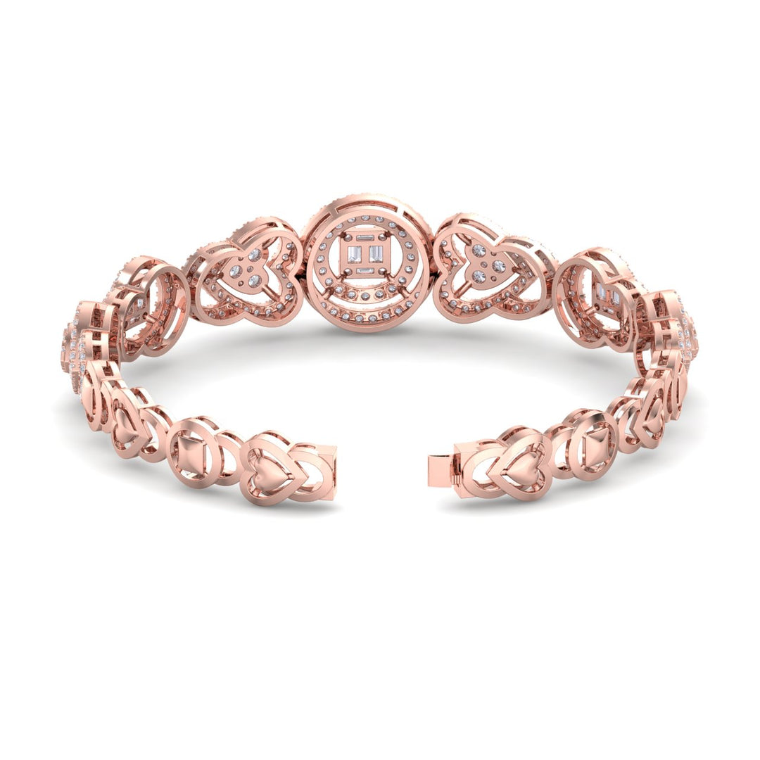 Statement bracelet in rose gold with white diamonds of 2.53 ct in weight