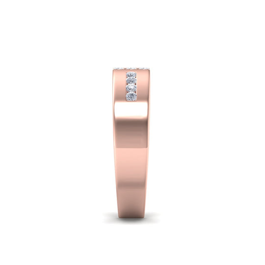 Beautiful Ring in rose gold with white diamonds of 0.17 ct in weight