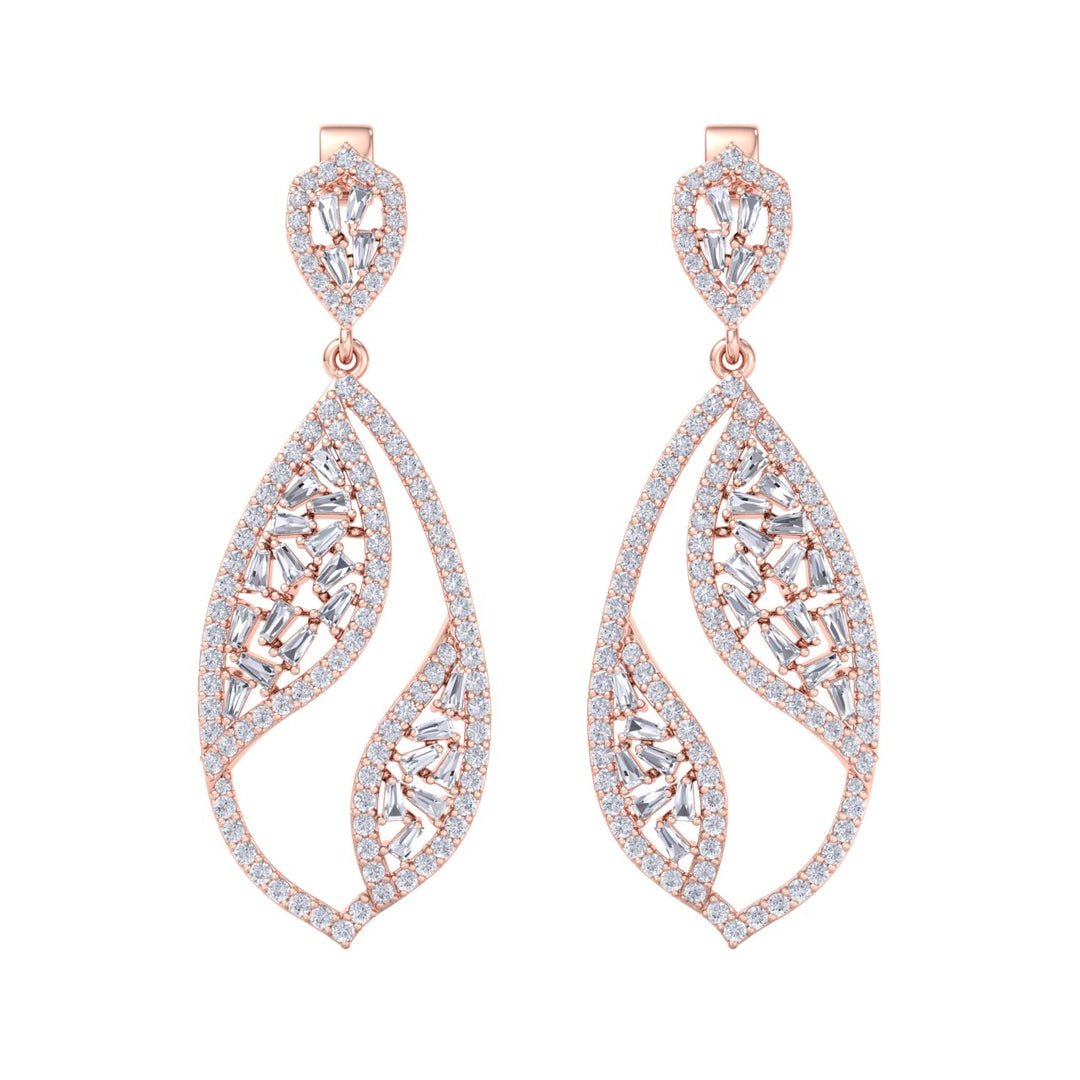 Tear drop earrings in yellow gold with white diamonds of 3.47 ct in weight