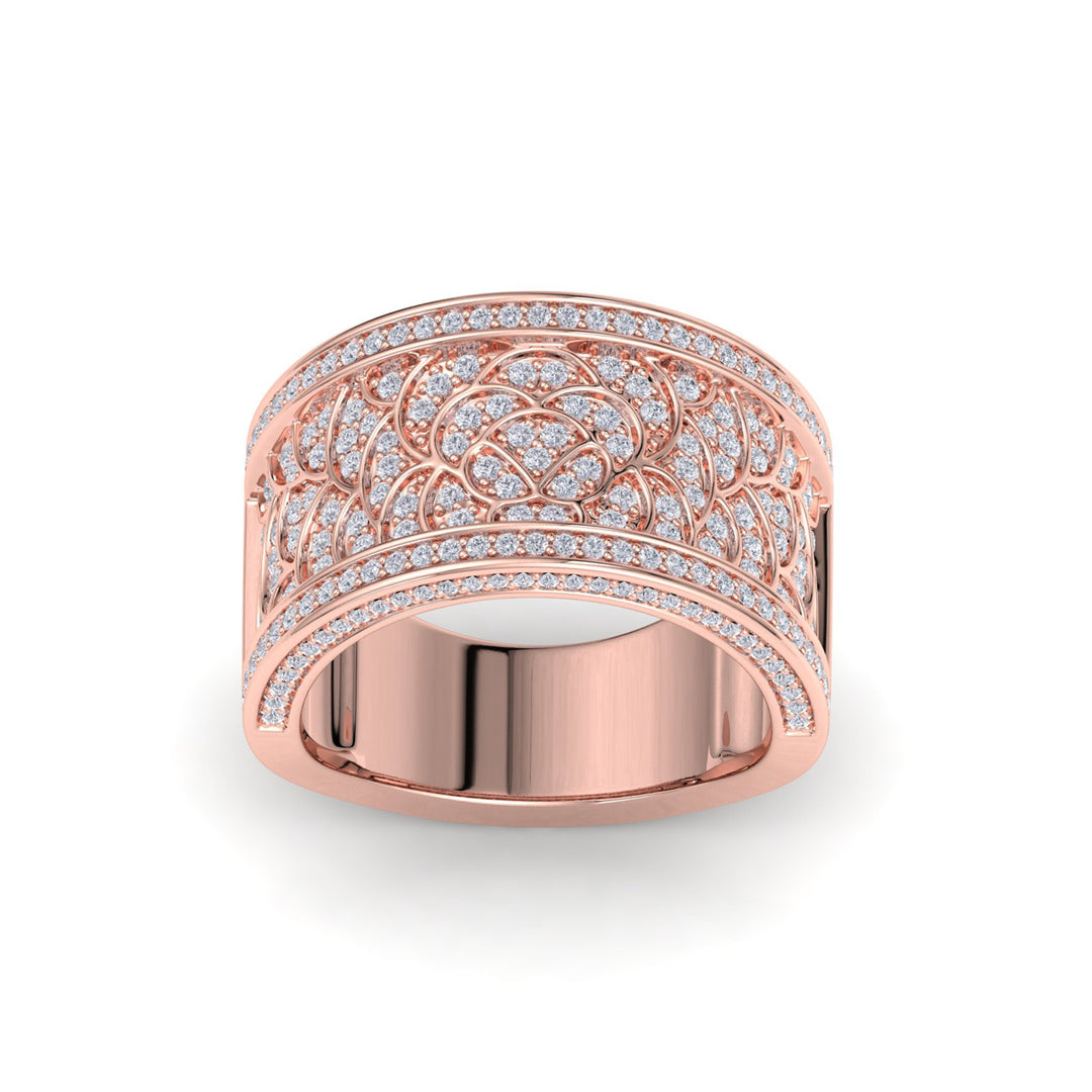 Wide ring in rose gold with white diamonds of 0.82 ct in weight
