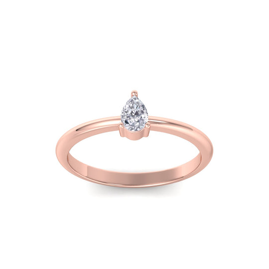 Pear shaped petite diamond ring in white gold with white diamonds of 0.25 ct in weight