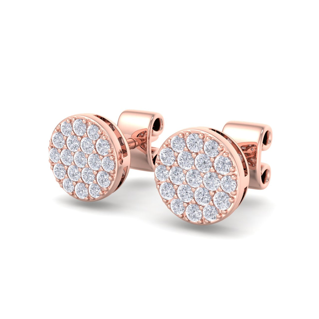 Round cluster stud earrings in white gold with white diamonds of 0.27 ct in weight