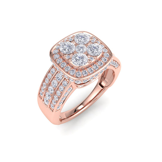 Square halo ring in rose gold with white diamonds of 1.63 ct in weight