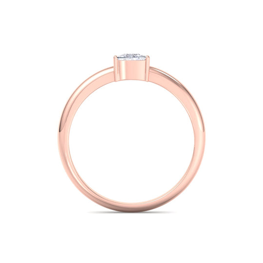 Triangle shaped petite diamond ring in rose gold with white diamonds of 0.25 ct in weight