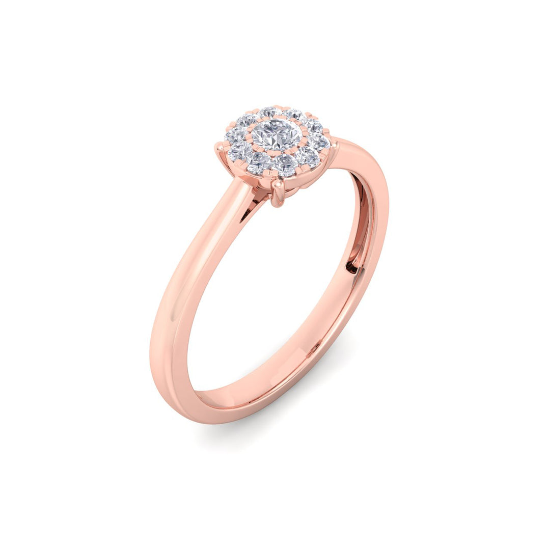 Halo engagement ring in rose gold with white diamonds of 0.15 ct in weight