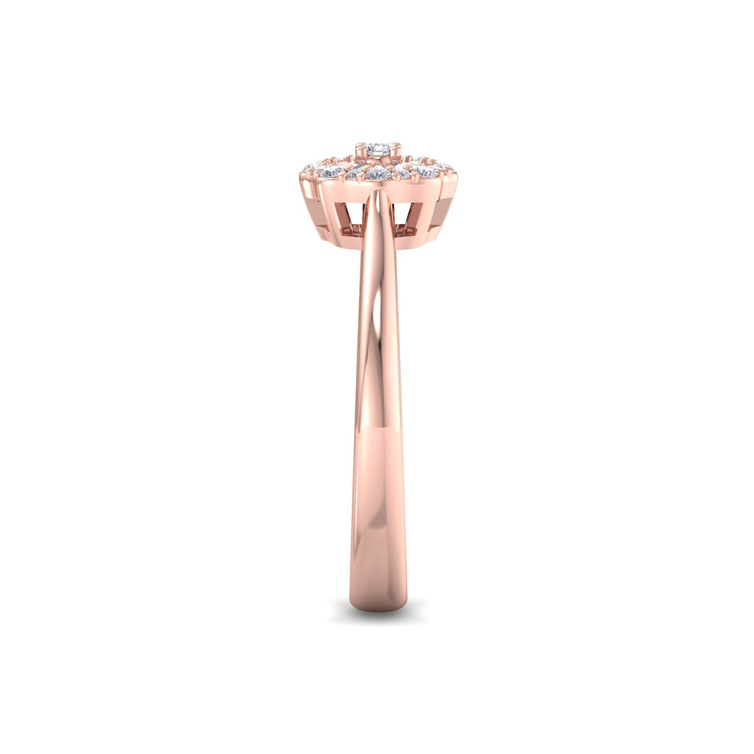 Petite solitarie ring in yellow gold with white diamonds of 0.42 ct in weight