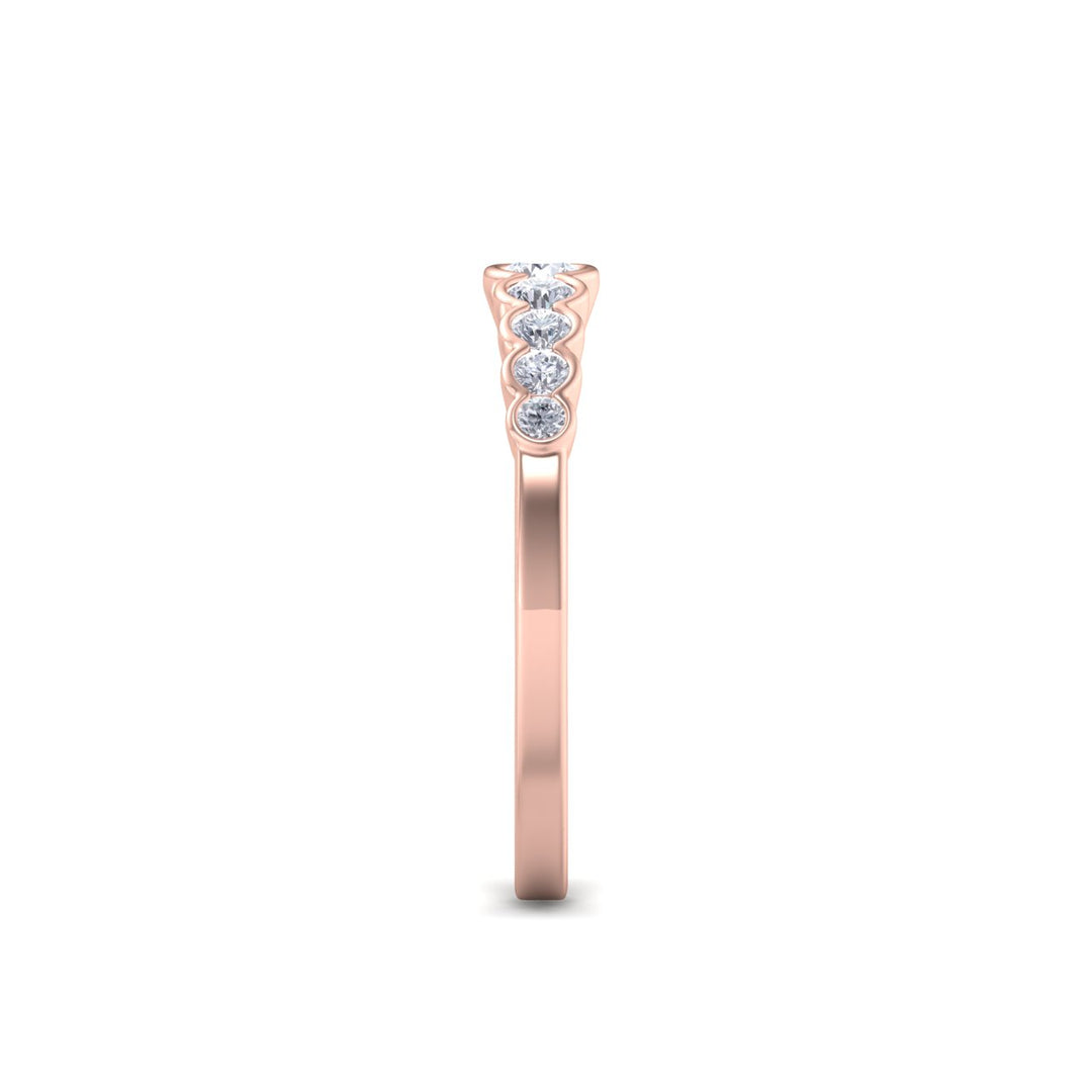 Wedding band in rose with white diamonds of 0.34 ct in weight