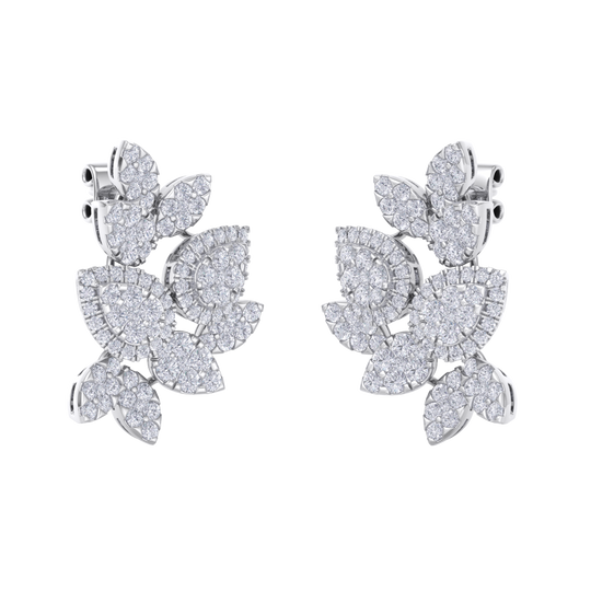 Flower shaped stud earrings in yellow gold with white diamonds of 3.11 ct in weight
