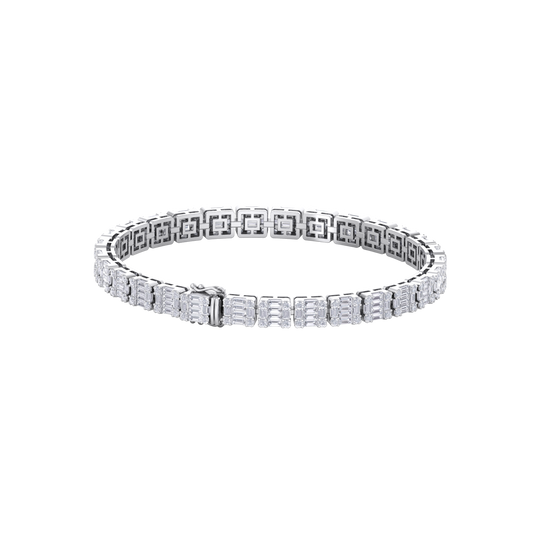 Baguette tennis bracelet in white gold with white diamonds of 4.18 ct in weight