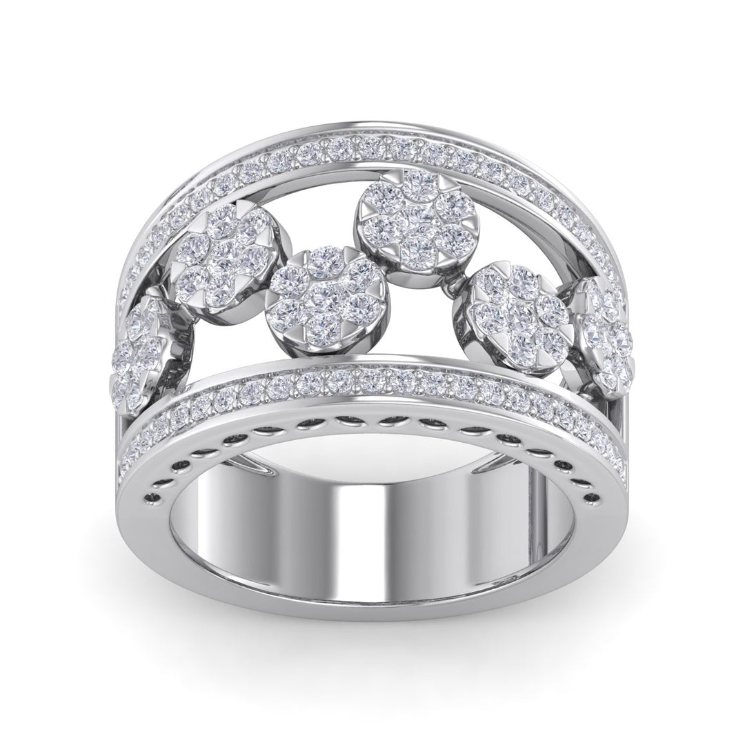 Beautiful ring in white gold with white diamonds of 1.07  ct in weight