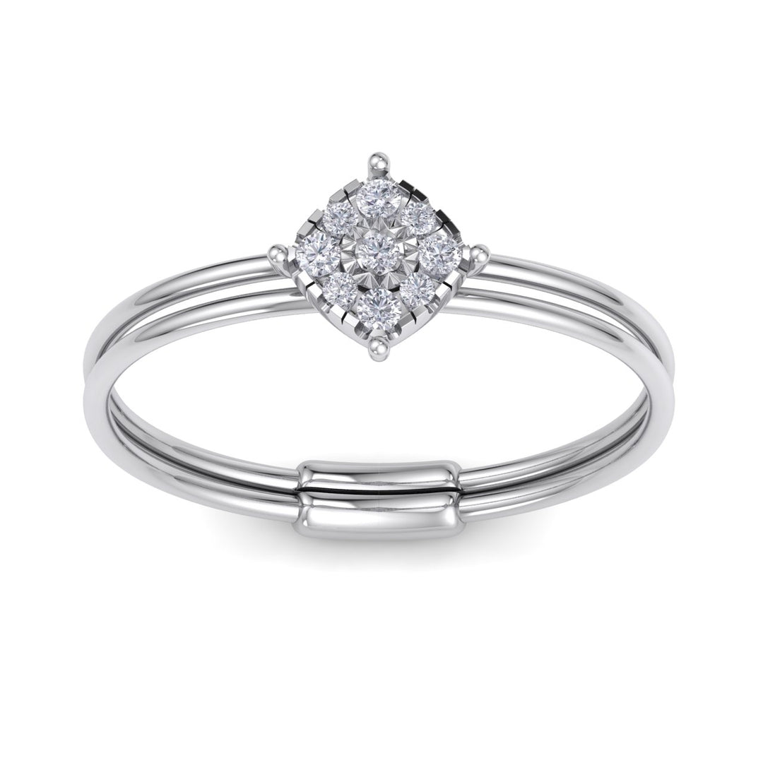 Beautiful Ring in white gold with white diamonds of 0.13 ct in weight
