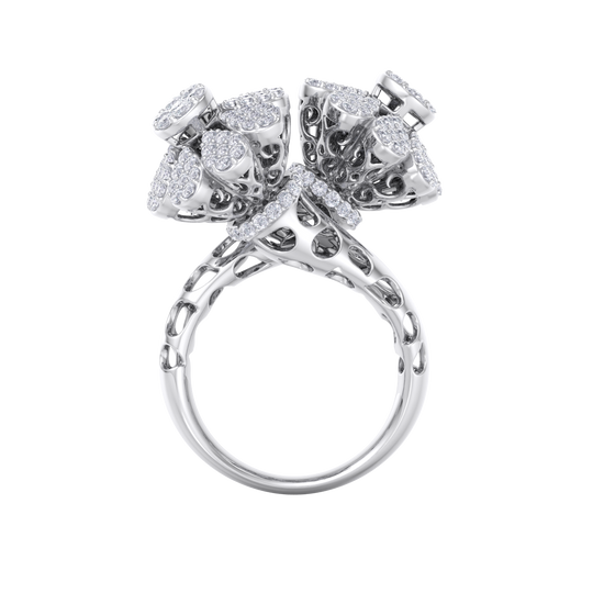 flower ring in rose gold with white diamonds of 1.62 ct in weight