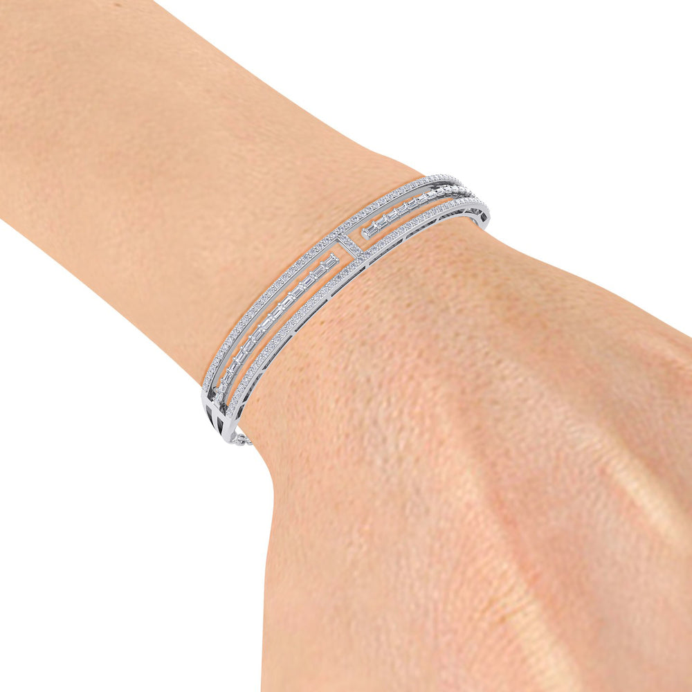 Bracelet in white gold with white diamonds of 1.75 ct in weight
