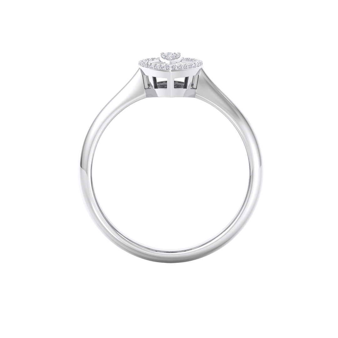 Diamond ring in white gold with white diamonds of 0.39 ct in weight
