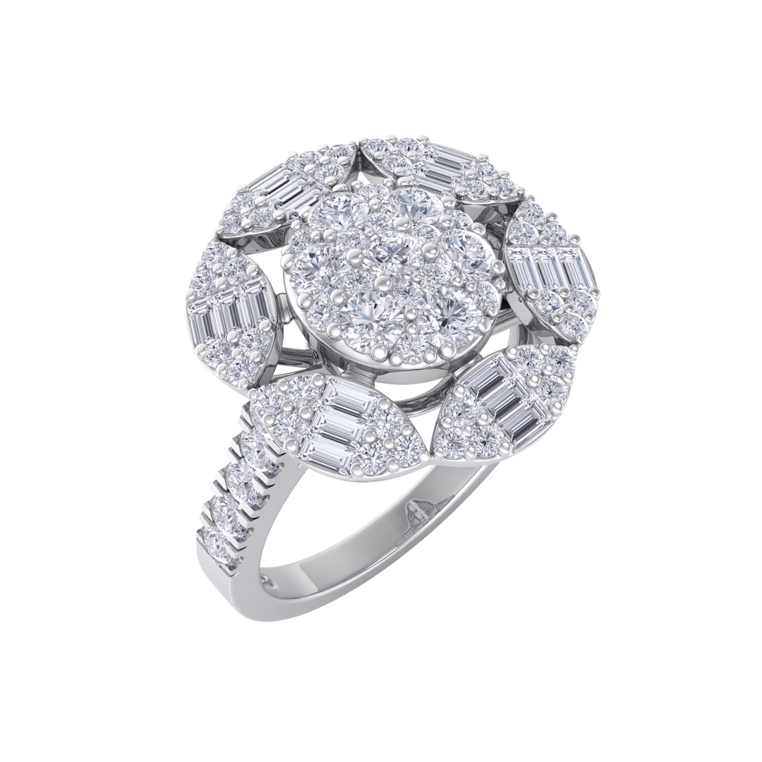 Diamond flower ring in white gold with white diamonds of 1.52 ct in weight