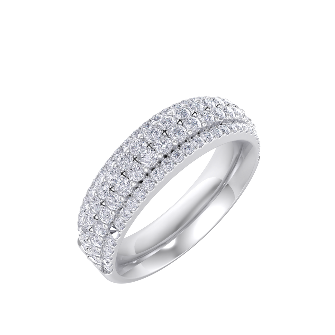 Diamond ring in white gold with white diamonds of 0.85 ct in weight