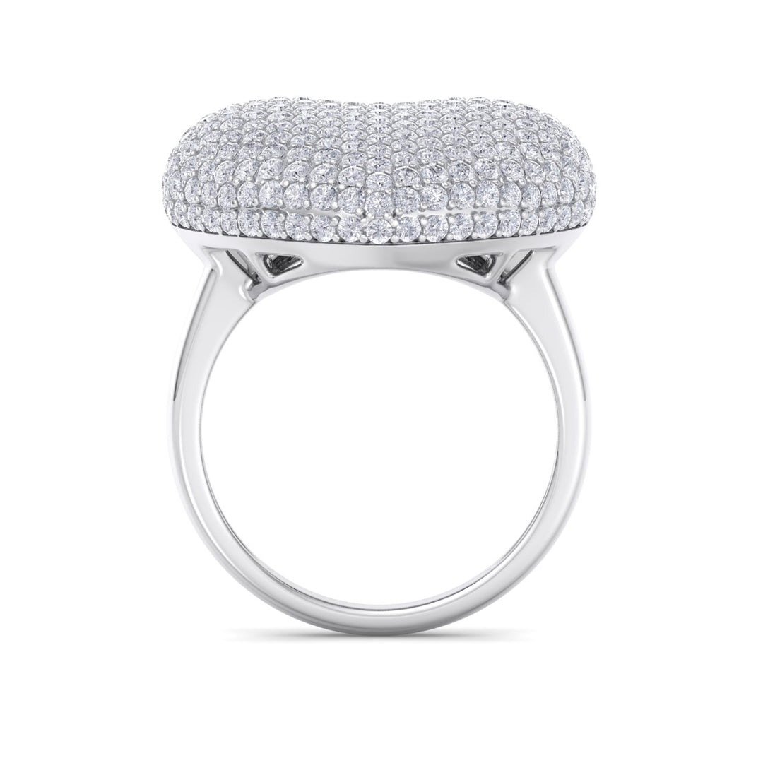 Beautiful Happy Heart Diamond ring in white gold with white diamonds of 2.45 ct in weight

