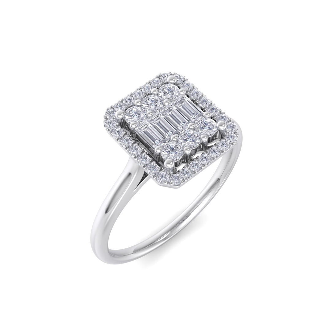 Cluster square engagement ring in yellow gold with white diamonds of 0.45 ct in weight 