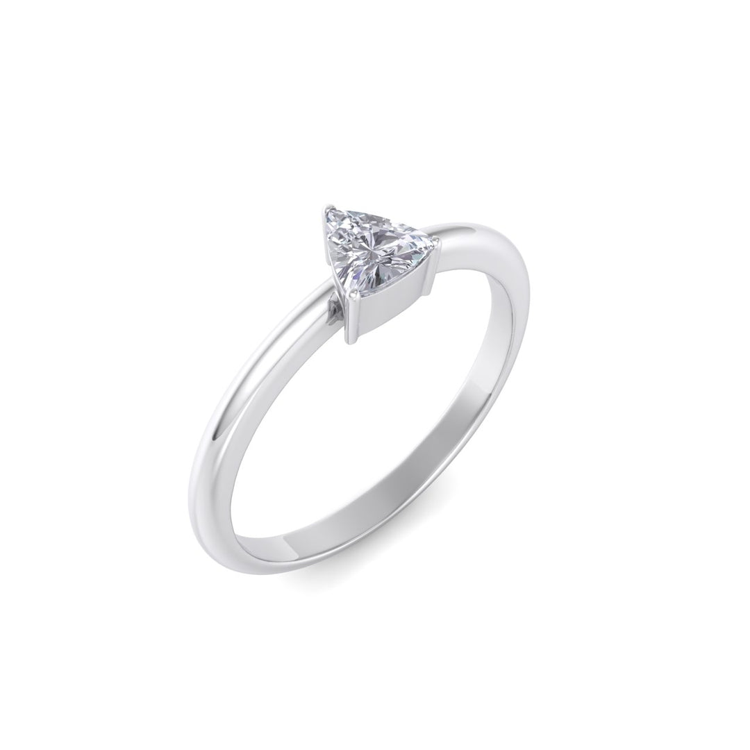 Dainty Diamond ring in white gold with white diamonds of 0.25 ct in weight