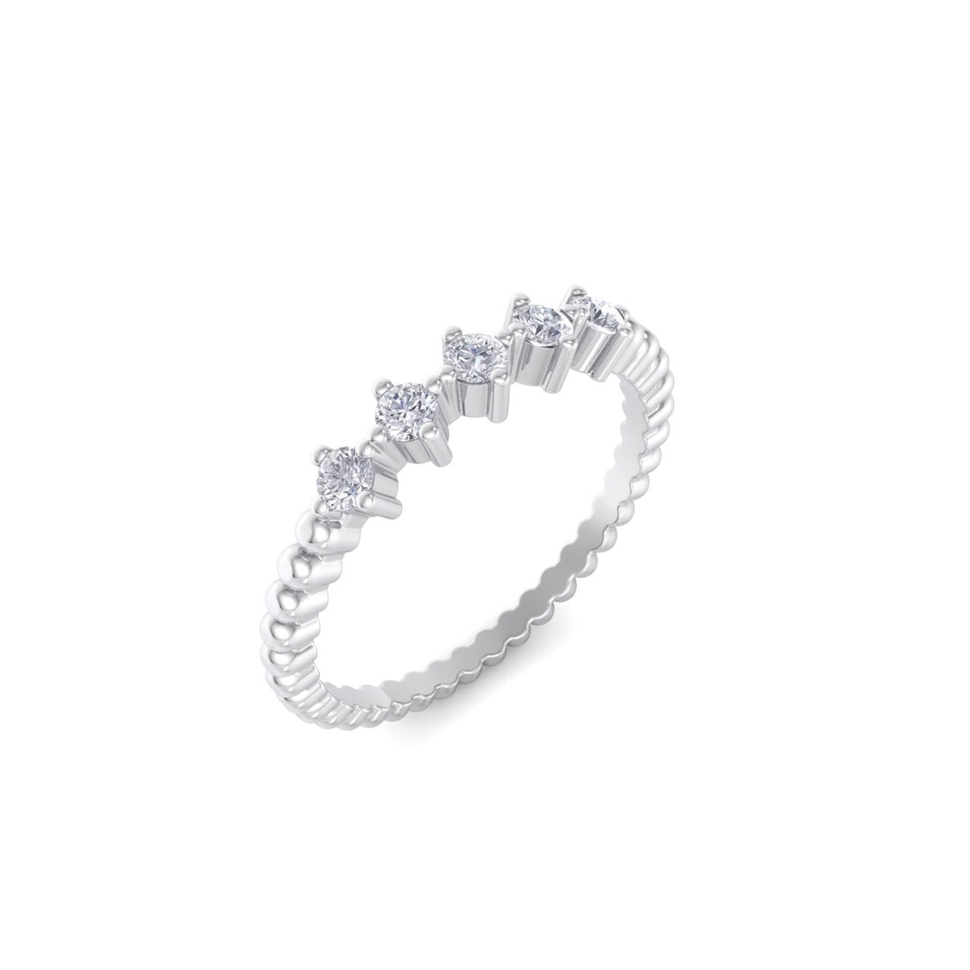 Diamond ring in white gold with white diamonds of 0.20 ct in weight