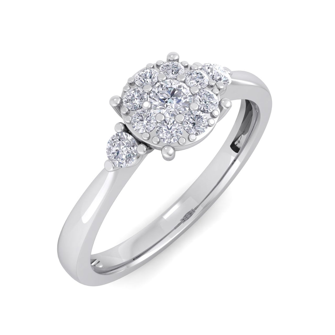 Elegant diamond ring in white gold with white diamonds of 0.33 ct in weight