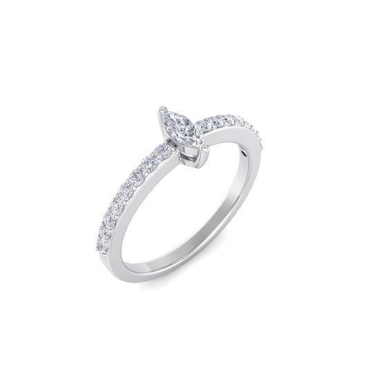 Diamond ring in white gold with white diamonds of 0.44 ct in weight