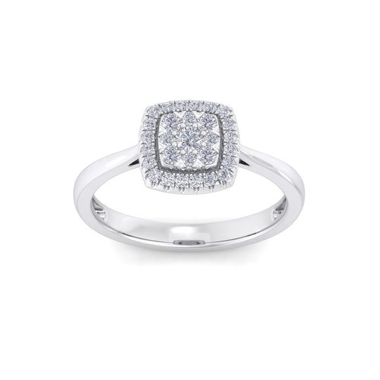Classic square ring in white gold with white diamonds of 0.31 ct in weight