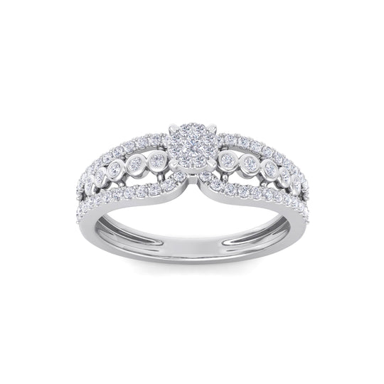 Vintage solitaire engagement ring in white gold with white diamonds of 0.38 ct in weight