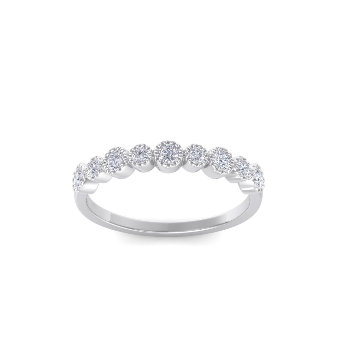 Milgrain wedding band in white gold with white diamonds of 0.25 ct in weight