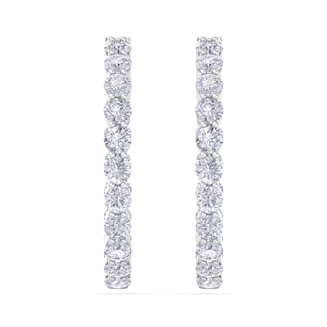 Hoop earrings in white gold with white diamonds of 7.46 ct in weight