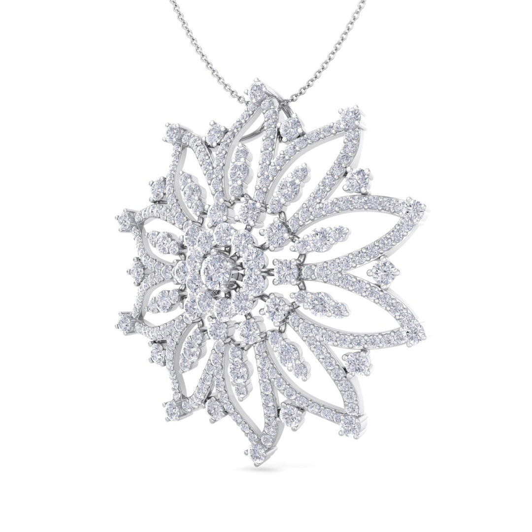 Flower pendant in white gold with white diamonds of 5.24 ct in weight