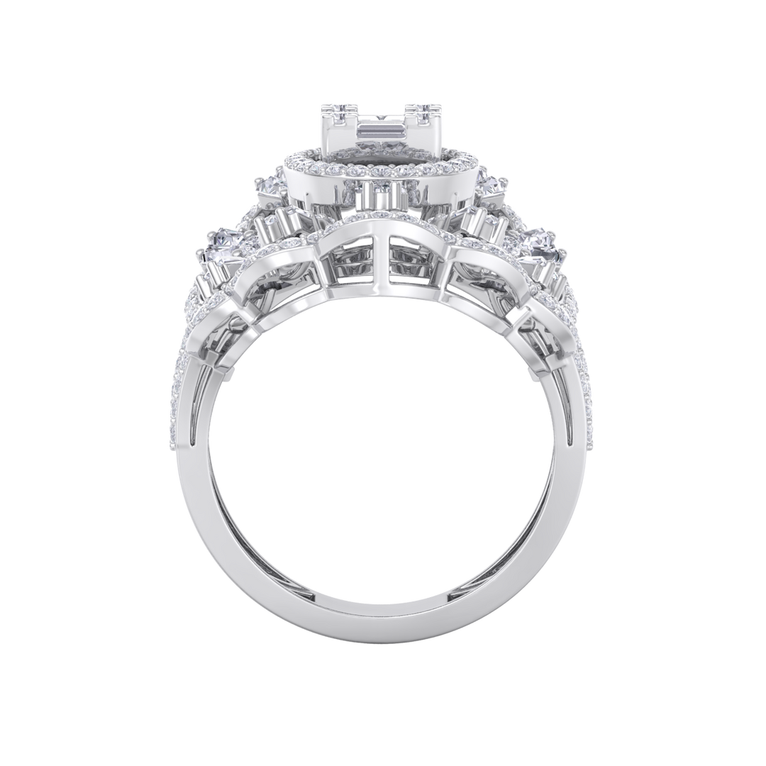 Statement ring in white gold with white diamonds of 2.10 ct in weight