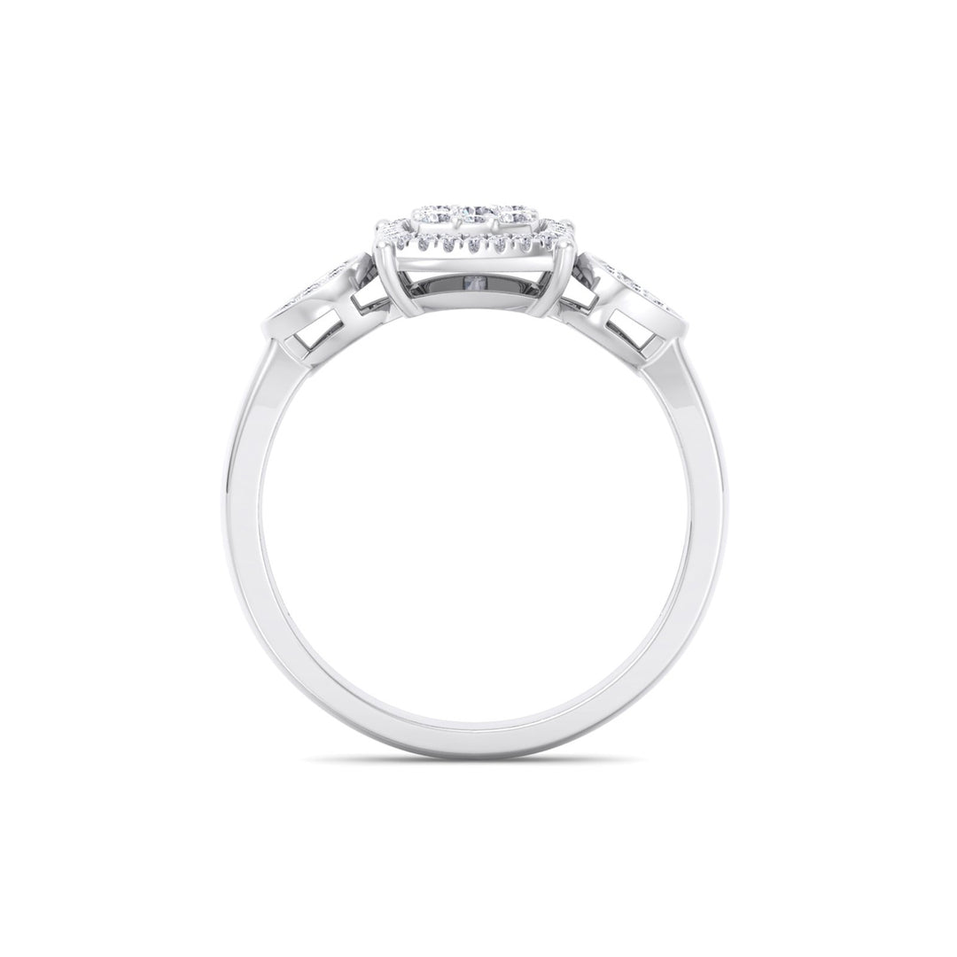 Classic square ring in white gold with white diamonds of 0.32 ct in weight