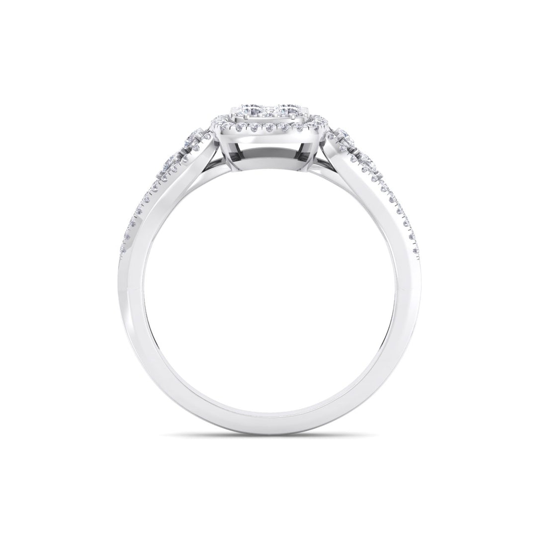Square ring in white gold with white diamonds of 0.48 ct in weight