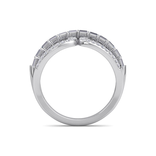 Ring in white gold with white diamonds of 0.55 ct in weight
