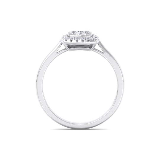 Classic square ring in white gold with white diamonds of 0.31 ct in weight