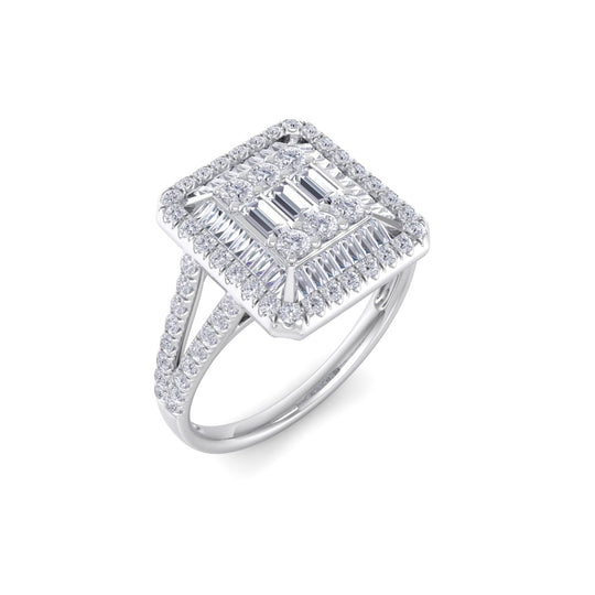 Square ring in white gold with white diamonds of 0.65 ct in weight